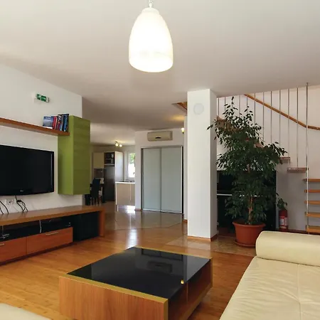 Vakantiehuis Cozy In Umag With Wifi