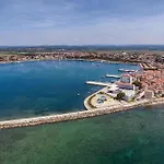 4 Bedroom Awesome In Holiday home Umag