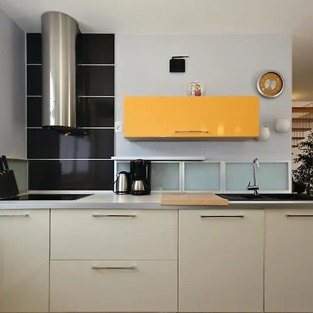 4 Bedroom Awesome In Umag